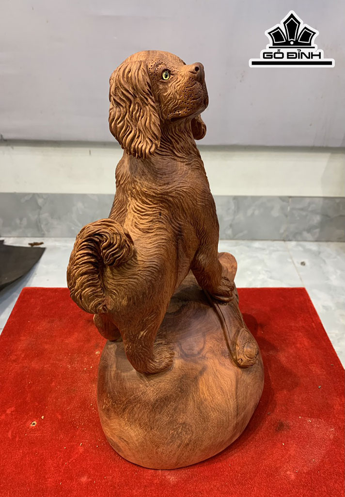 Tượng Chó Gỗ Hương Cao 36 Ngang 26 Sâu 18 (cm)