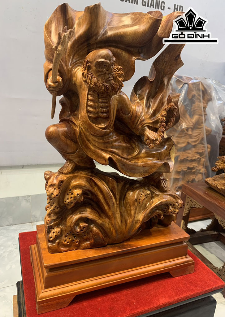 Tượng Đạt Ma Bay Gỗ Hương Cao 60 Ngang 32 Sâu 28 (cm)