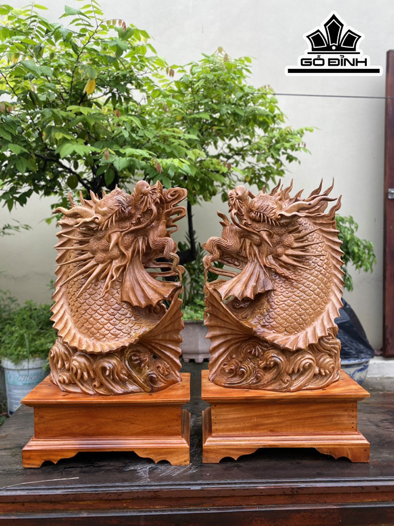 Tượng Cá Chép Hóa Rồng Gỗ Ngọc Am Cao 50 Ngang 35 Sâu 15 Cao Cả Kỷ 65 (cm)