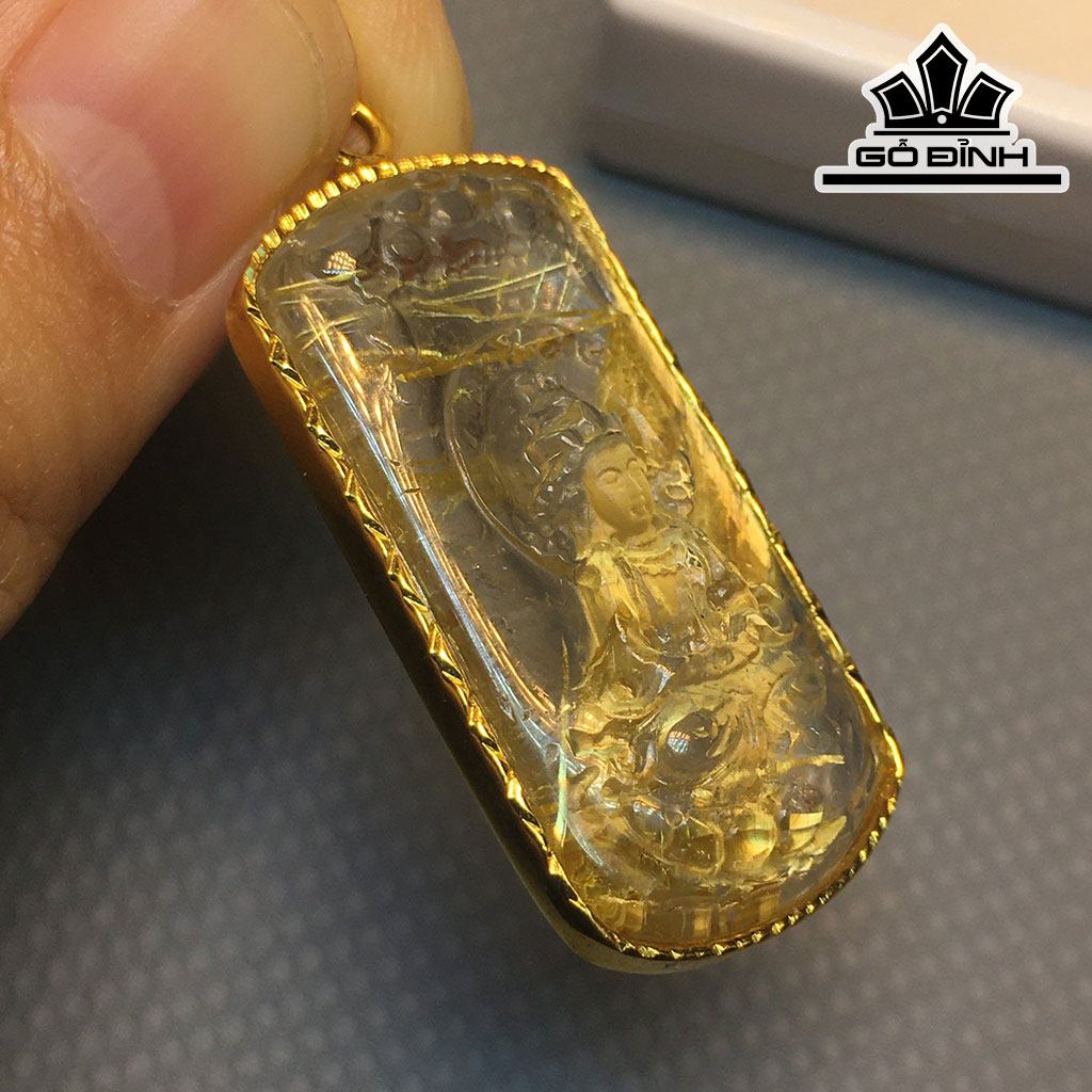 Mặt Dây Chuyền Quan Âm Đá Thạch Anh Tóc Vàng Cao 34,4 Ngang 18,3 Sâu 7,2 (mm) 9,5gr