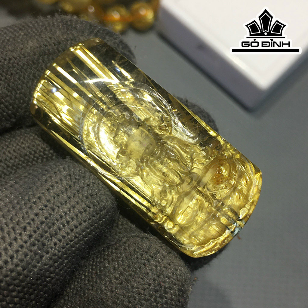 Mặt Dây Chuyền Quan Âm Đá Thạch Anh Tóc Vàng Cao 38,7 Ngang 17,3 Sâu 9,2 (mm) 12,3gr