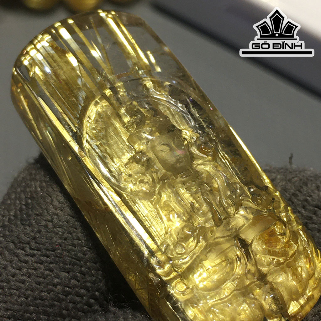 Mặt Dây Chuyền Quan Âm Đá Thạch Anh Tóc Vàng Cao 38,7 Ngang 17,3 Sâu 9,2 (mm) 12,3gr