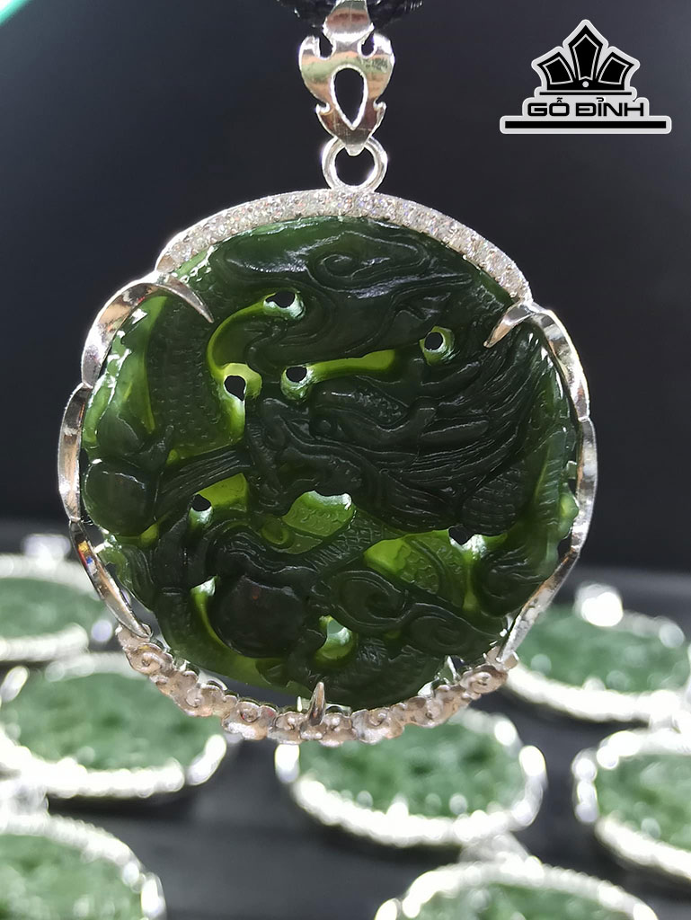 Mặt Dây Chuyền Đá Ngọc Bích (Nephrite Jade) Đường Kính 48 (mm)