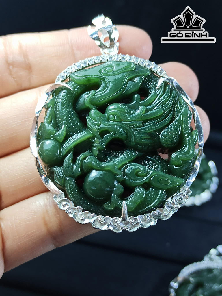 Mặt Dây Chuyền Đá Ngọc Bích (Nephrite Jade) Đường Kính 48 (mm)