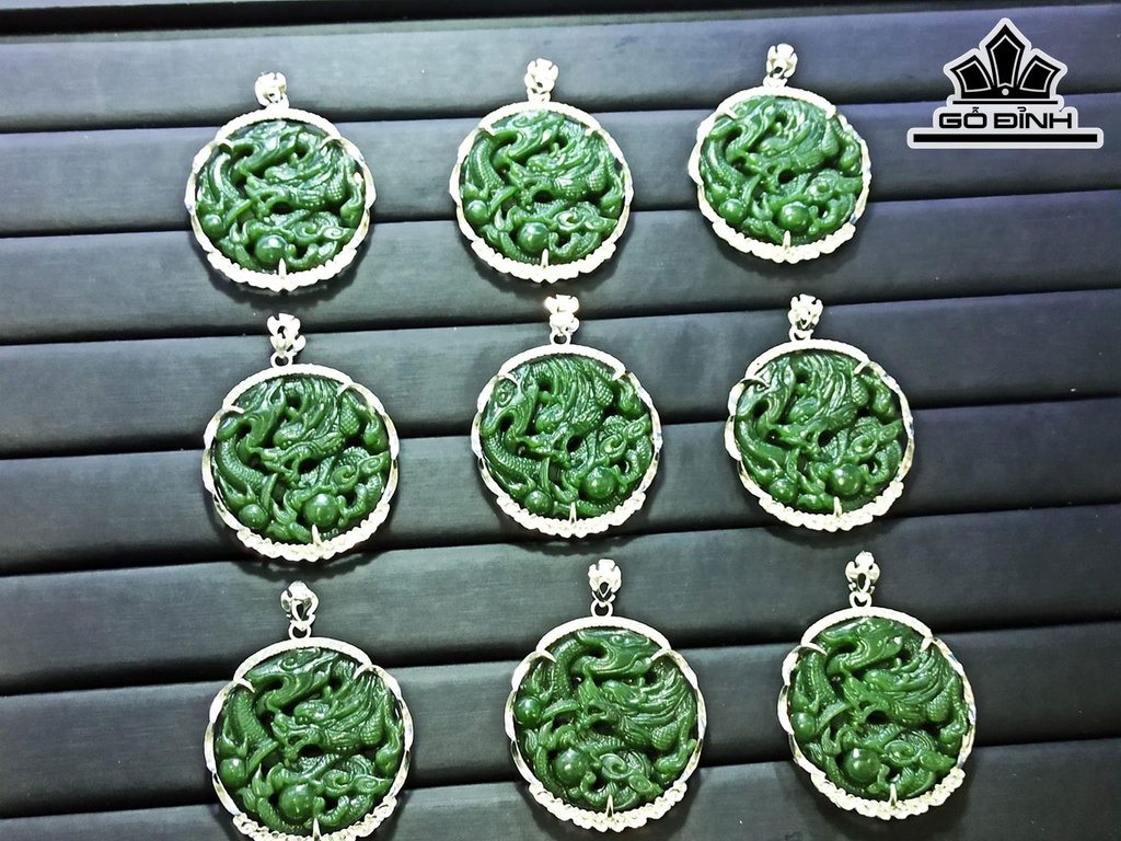 Mặt Dây Chuyền Đá Ngọc Bích (Nephrite Jade) Đường Kính 48 (mm)