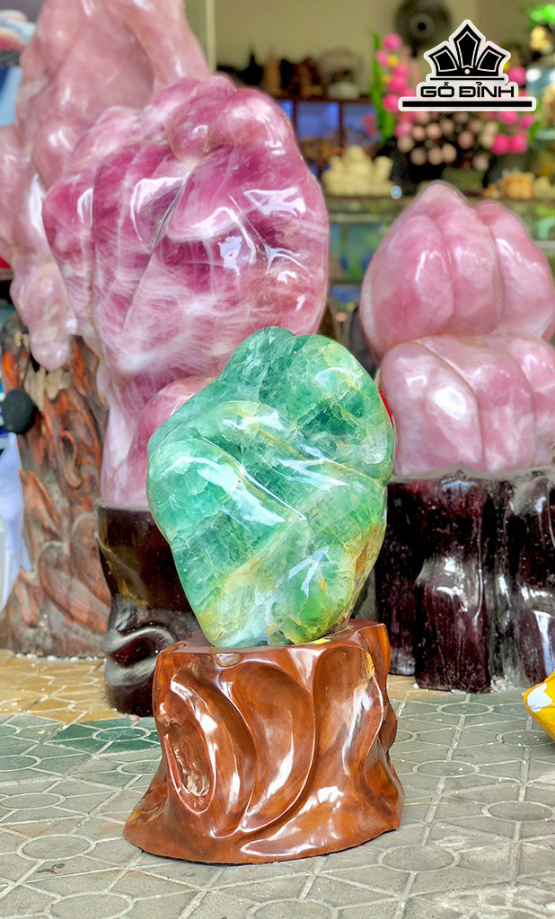 Tác Phẩm Đá Flourite Cao 63 Ngang 31 (cm) 45kg