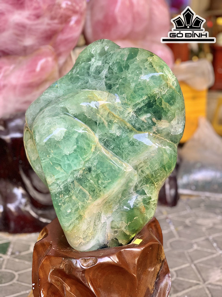 Tác Phẩm Đá Flourite Cao 63 Ngang 31 (cm) 45kg