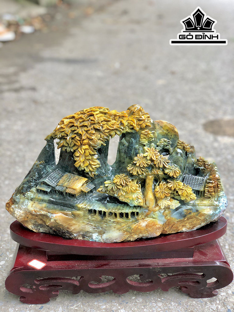 Tác Phẩm Đá Sapentine Cao 33 Ngang 37 (cm) 7kg