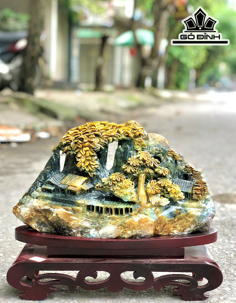 Tác Phẩm Đá Sapentine Cao 33 Ngang 37 (cm) 7kg