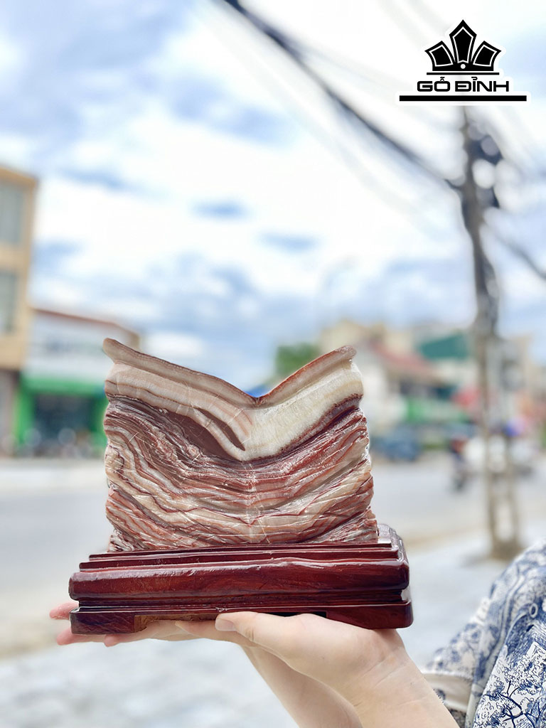 Tác Phẩm Thịt Heo Đá Canxit Cao 24 Ngang 20 (cm) 5,59kg