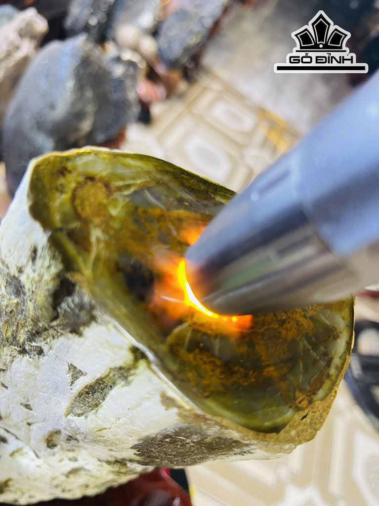 Tác Phẩm Gỗ Hóa Thạch Cao 33 (cm) 3.4kg