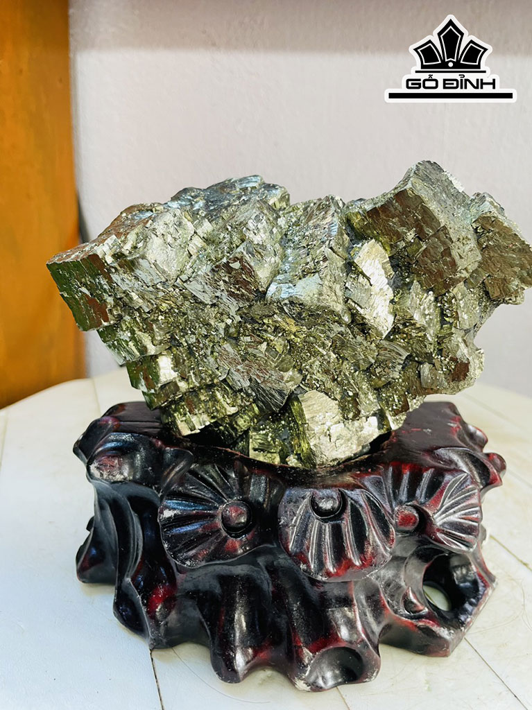 Tác Phẩm Đá Pyrite Cao 16 Ngang 15 (cm) 2,7kg