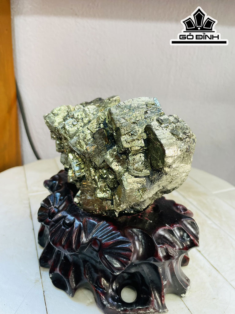 Tác Phẩm Đá Pyrite Cao 16 Ngang 15 (cm) 2,7kg