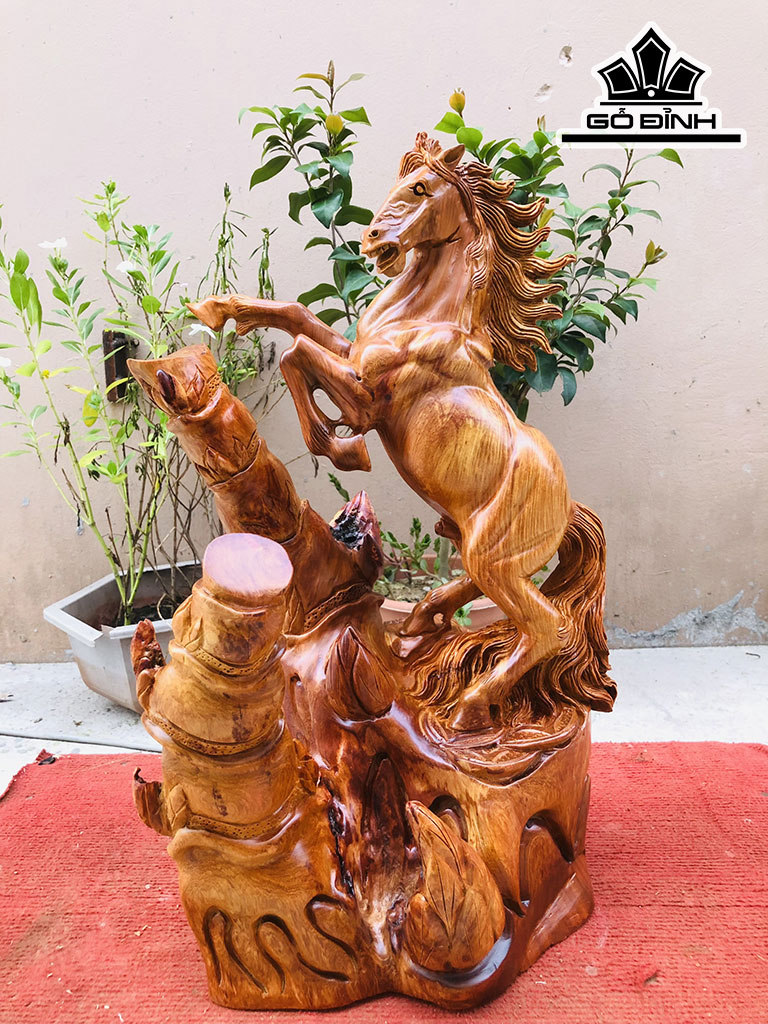 Tượng Ngựa Phong Thủy (Nhất Mã Phi Thiên) Gỗ Hương Cao 50 Ngang 30 Sâu 24 (cm)