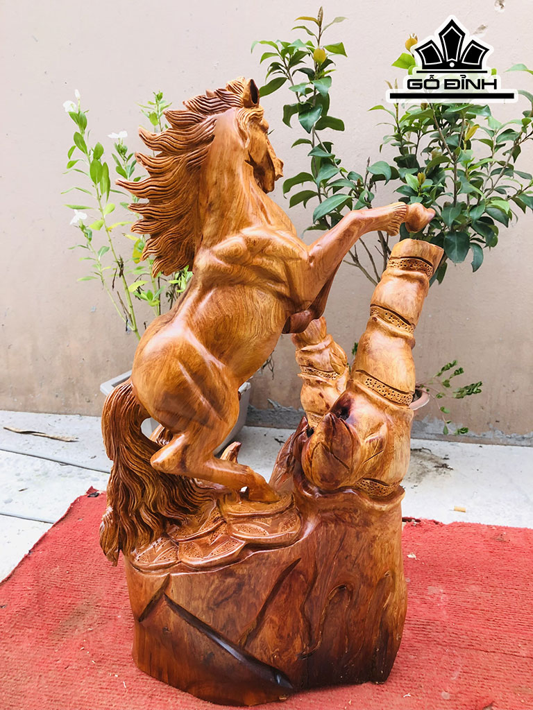 Tượng Ngựa Phong Thủy (Nhất Mã Phi Thiên) Gỗ Hương Cao 50 Ngang 30 Sâu 24 (cm)