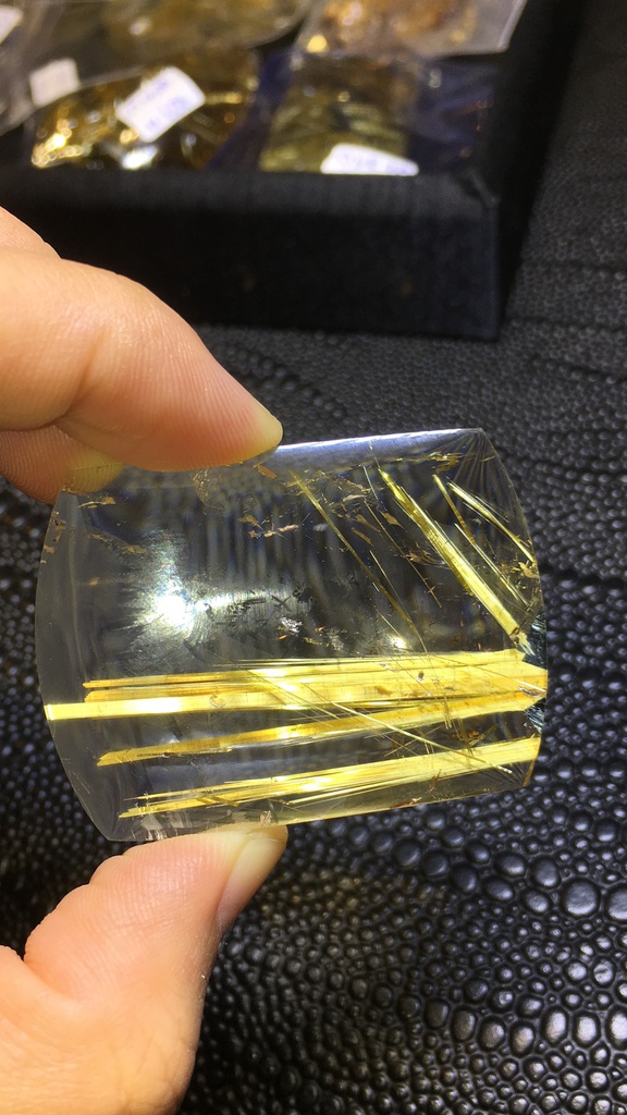 Mặt Dây Chuyền Đá Thạch Anh Tóc Vàng Cao 46,5 Ngang 34 Sâu 10,9 (mm) 30,3gr