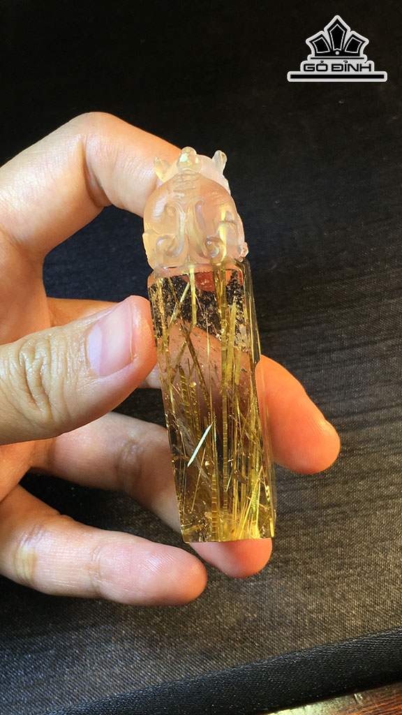 Tỳ Hưu Đá Thạch Anh Tóc Vàng Cao 66,5 Ngang 21,4 Sâu 15,6 (mm) 50,8gr