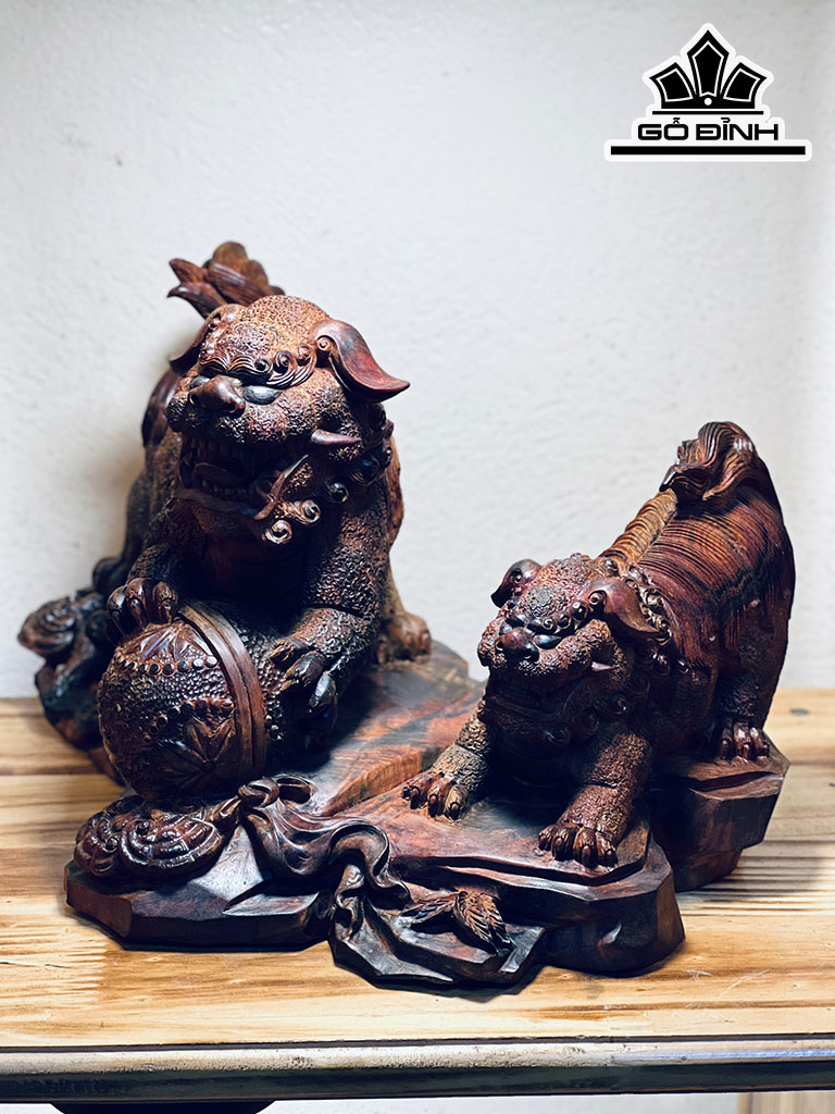 Tượng Nghê Gỗ Trắc Cao 17 Ngang 39 Sâu 18 (cm)