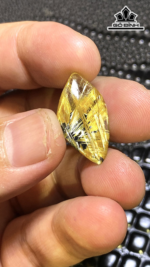 Mặt Dây Chuyền Đá Thạch Anh Tóc Vàng Cao 23,6 Ngang 13 Sâu 5,8 (mm) 2,2gr