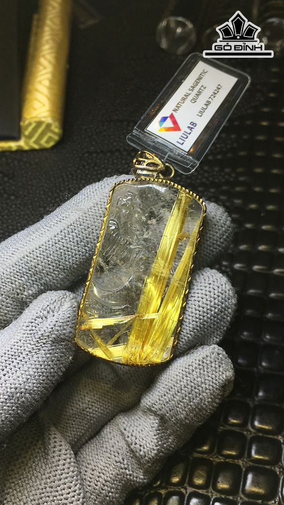Mặt Dây Chuyền Quan Âm Đá Thạch Anh Tóc Vàng Cao 43,71 Ngang 22,9 Sâu 9,35 (mm) 110,72cts