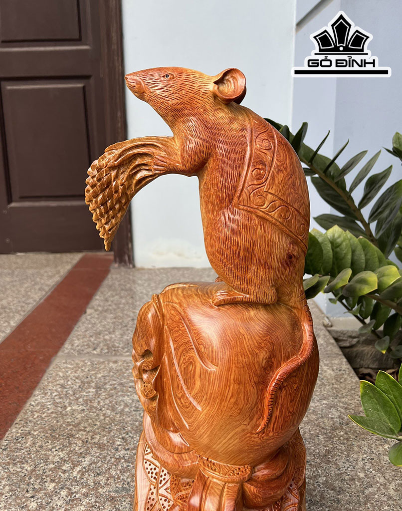 Tượng Chuột Phong Thủy Gỗ Hương Cao 54 Ngang 22 Sâu 18 (cm)