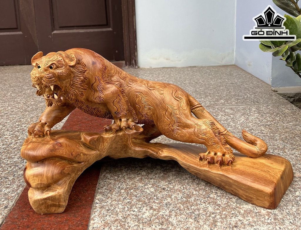 Tượng Hổ Săn Mồi Gỗ Hương Cao 29 Ngang 50 Sâu 20 (cm)