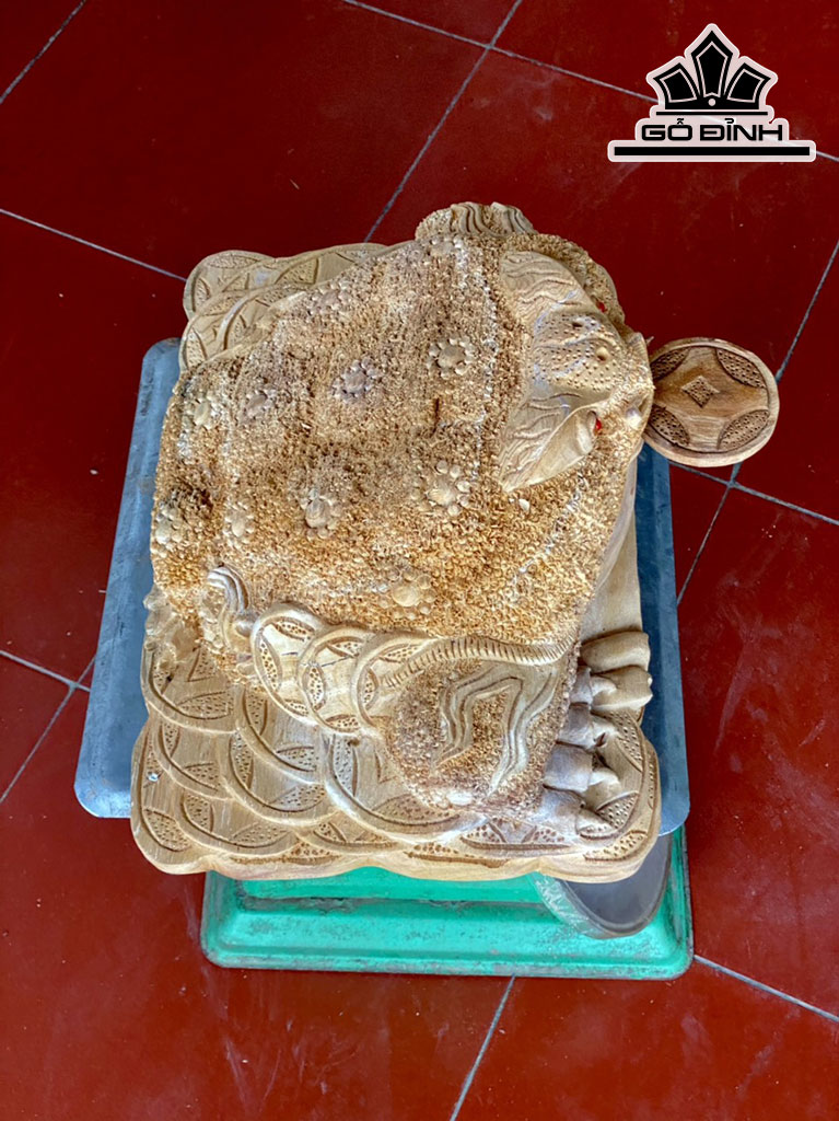Tượng Cóc Ngậm Tiền Gỗ Ngọc Am Cao 26 Ngang 40 Sâu 28 (cm)