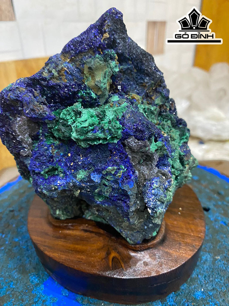 Tác Phẩm Đá Azurite Cao 16 (cm) 1,9kg