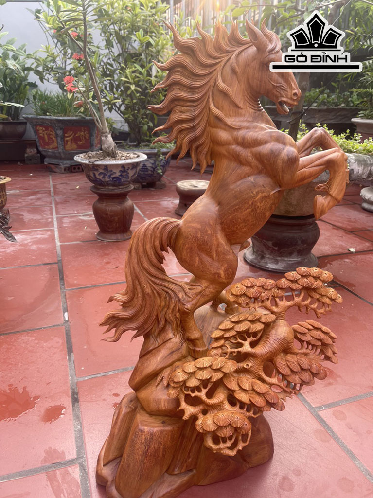 Tượng Ngựa Phong Thủy (Nhất Mã Phi Thiên) Gỗ Hương Cao 78 Ngang 50 Sâu 33 (cm)
