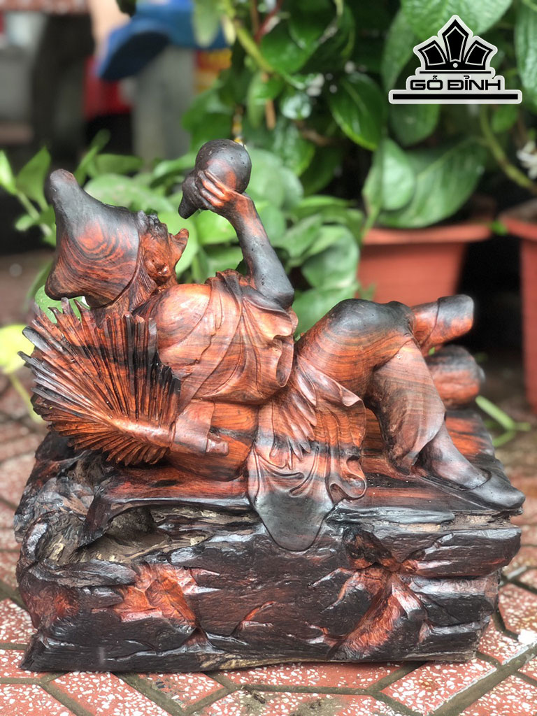Tượng Tế Công Gỗ Trắc Cao 32 Ngang 33 Sâu 27 (cm)
