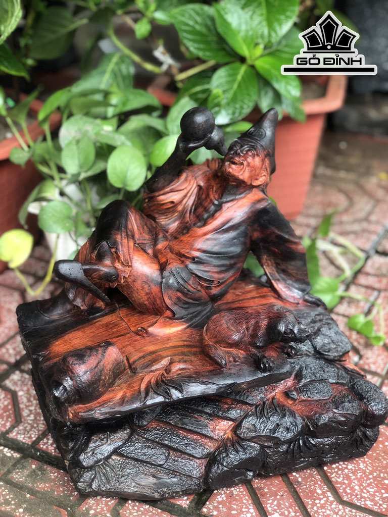 Tượng Tế Công Gỗ Trắc Cao 32 Ngang 33 Sâu 27 (cm)