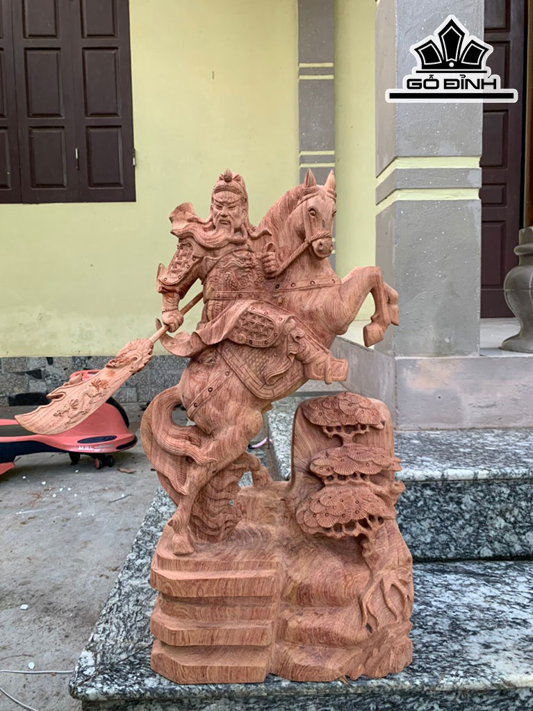 Tượng Quan Công Gỗ Hương Cao 70 Ngang 38 Sâu 19 (cm)