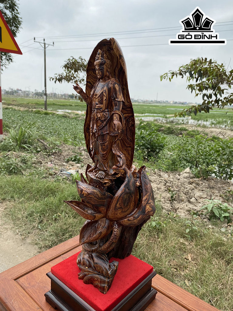 Tượng Quán Thế Âm Bồ Tát Gỗ Cẩm Cao 70 Ngang 21 Sâu 18 (cm)