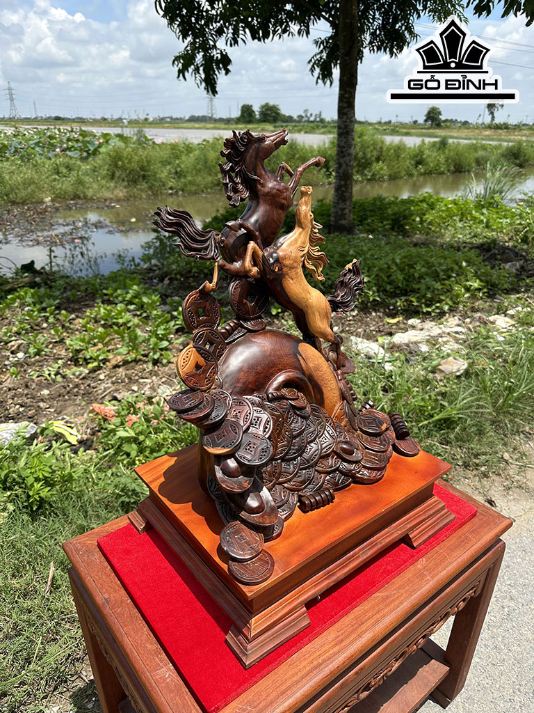 Tượng Song Mã Uyên Ương Gỗ Cẩm Cao 56 Ngang 39 Sâu 22 (cm)