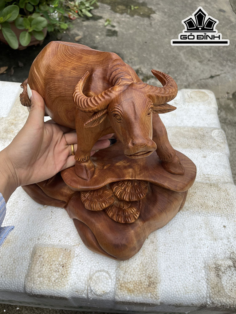 Tượng Trâu Gỗ Ngọc Am Cao 35 Ngang 25 Sâu 20 (cm)