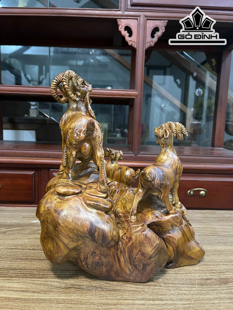 Tượng Tam Dương Khai Thái Gỗ Sưa Cao 35 Ngang 35 Sâu 33 (cm)