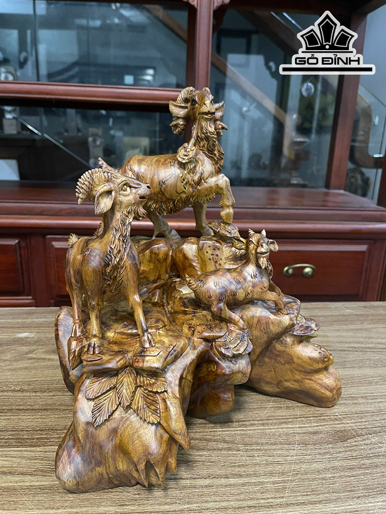 Tượng Tam Dương Khai Thái Gỗ Sưa Cao 35 Ngang 35 Sâu 33 (cm)