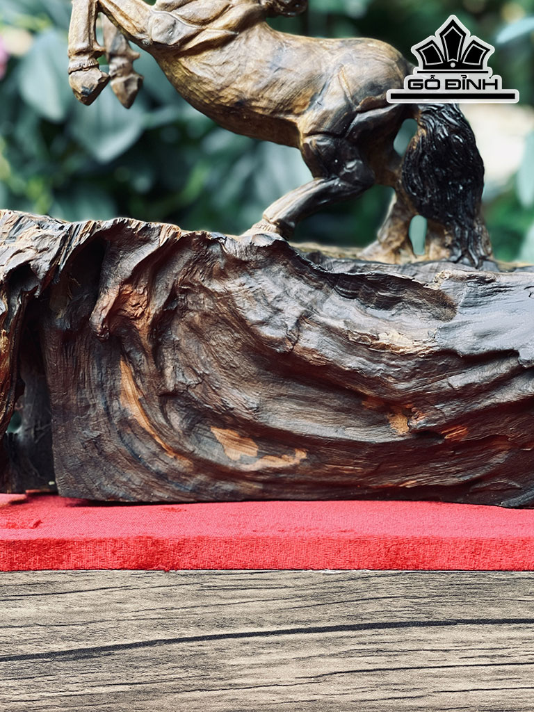 Tượng Ngựa Phong Thủy (Nhất Mã Phi Thiên) Gỗ Bách Xanh Cao 29 Ngang 36 Sâu 18 (cm)