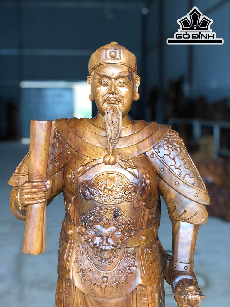 Tượng Trần Quốc Tuấn Gỗ Bách Xanh Cao 100 Ngang 40 Sâu 30 (cm)