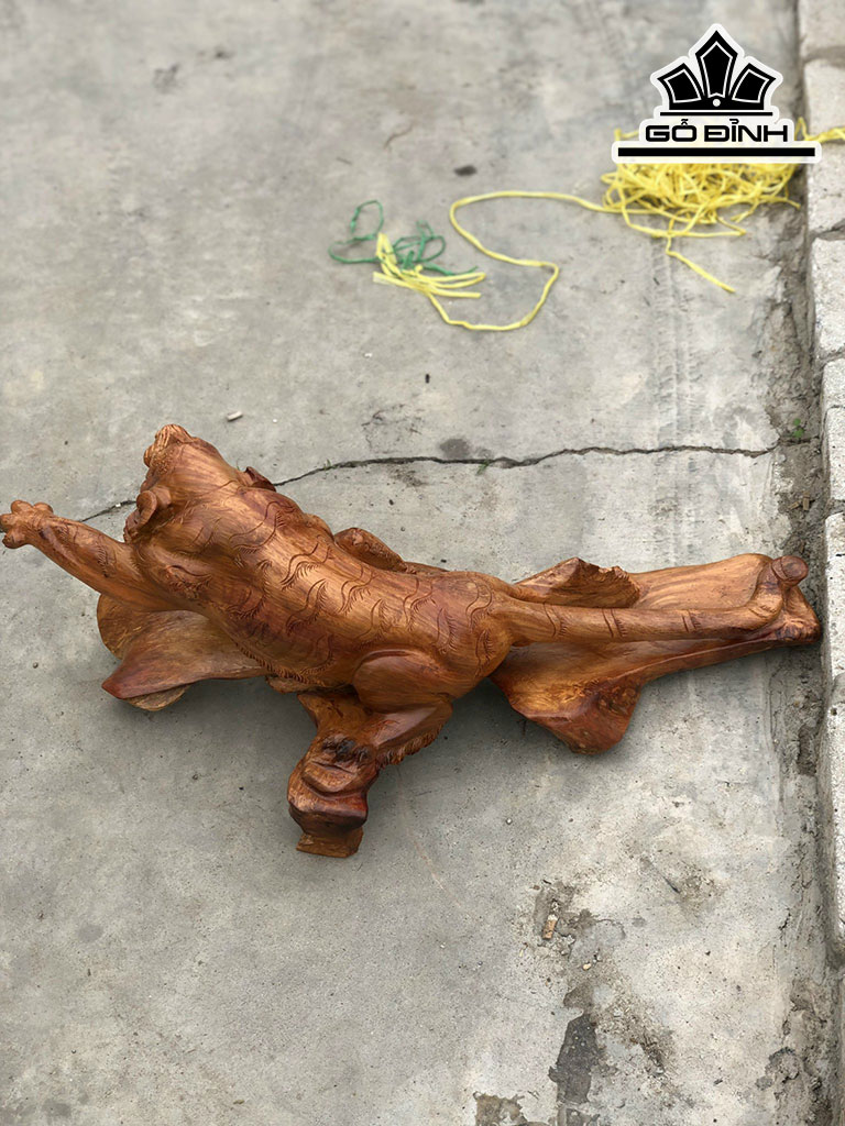 Tượng Hổ Phong Thủy Gỗ Hương Cao 33 Ngang 90 Sâu 33 (cm)
