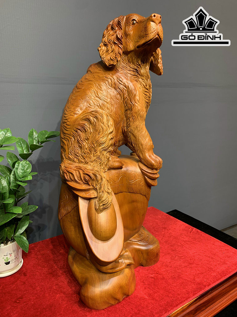 Tượng Chó Gỗ Hương Cao 71 Ngang 33 Sâu 26 (cm)