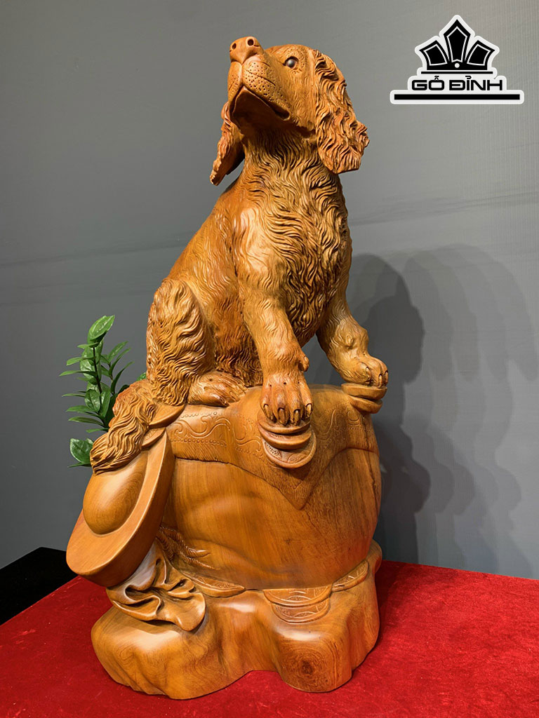Tượng Chó Gỗ Hương Cao 71 Ngang 33 Sâu 26 (cm)