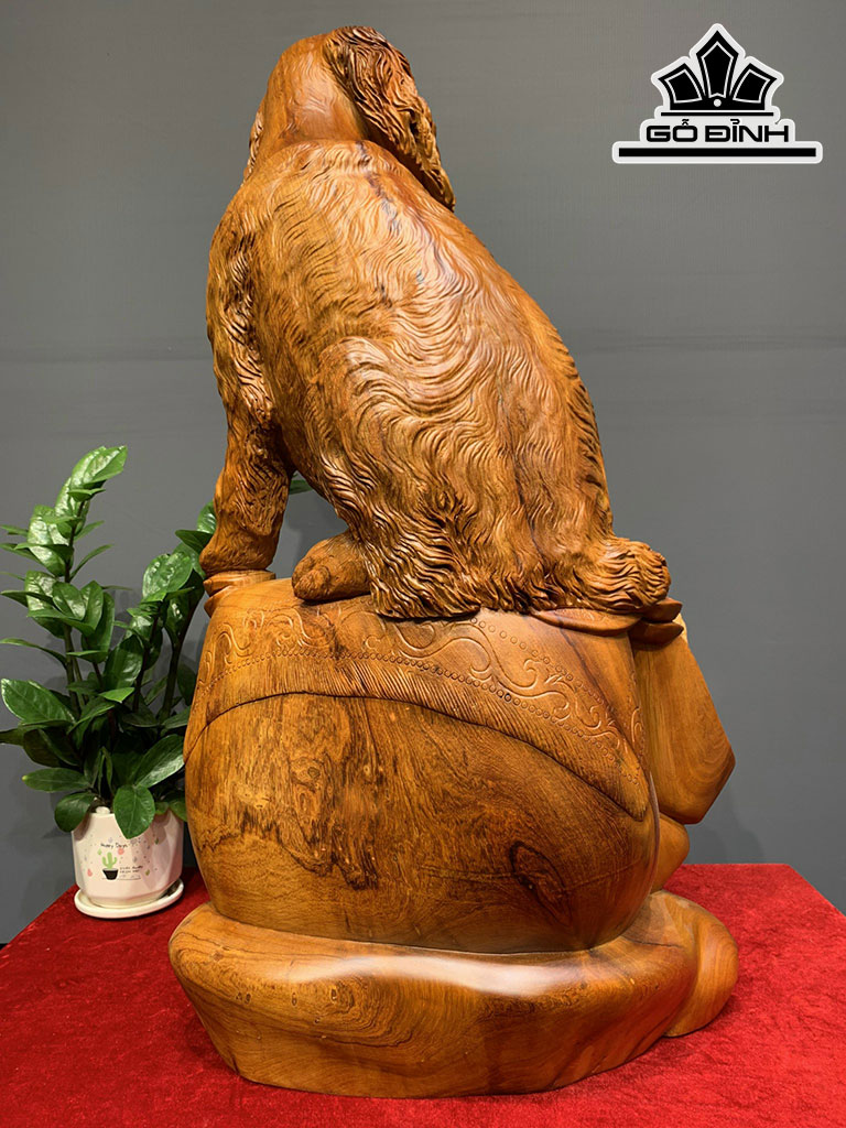 Tượng Chó Gỗ Hương Cao 71 Ngang 33 Sâu 26 (cm)