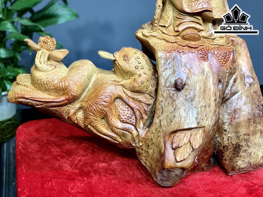 Tượng La Hán Trường Mi Gỗ Hương Cao 70 Ngang 50 Sâu 30 (cm)