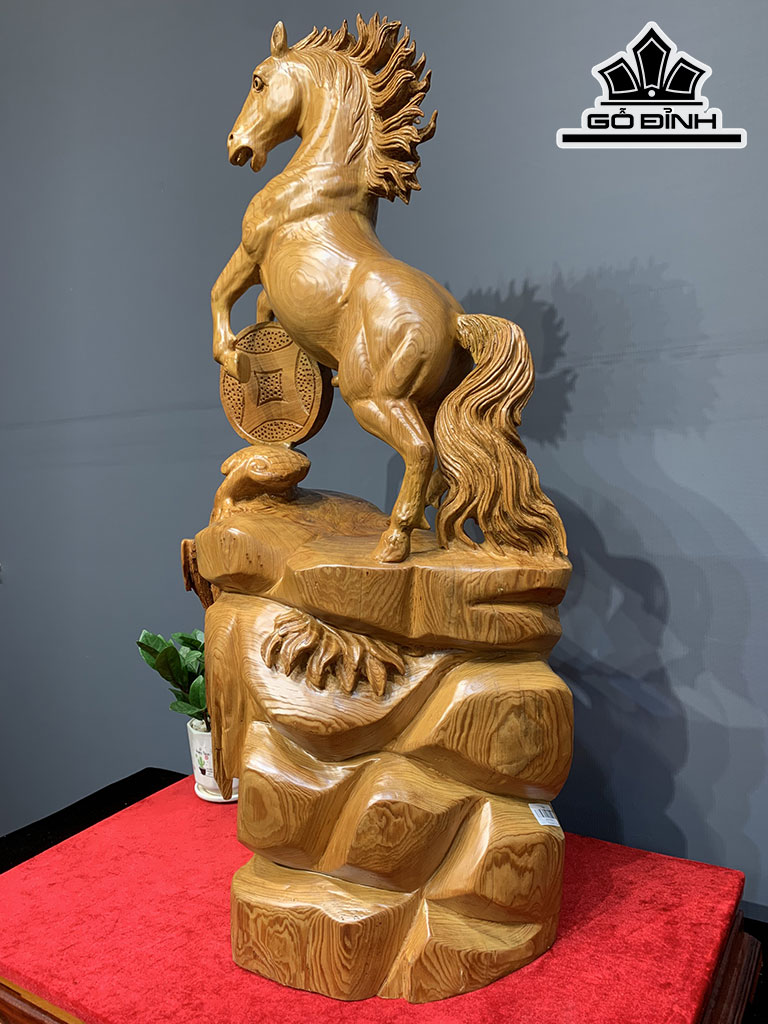 Tượng Ngựa Phong Thủy (Nhất Mã Phi Thiên) Gỗ Ngọc Am Cao 89 Ngang 41 Sâu 28 (cm)