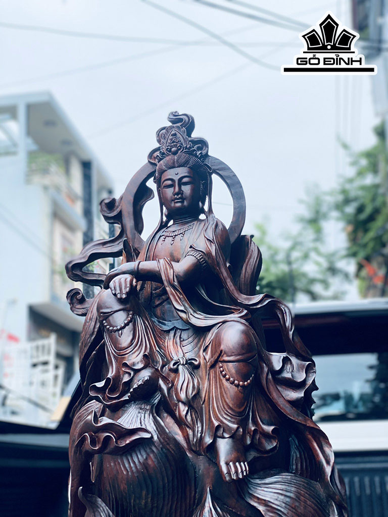 Tượng Phật Bà Quan Âm Gỗ Trắc Cao 80 Ngang 30 Sâu 26 (cm)
