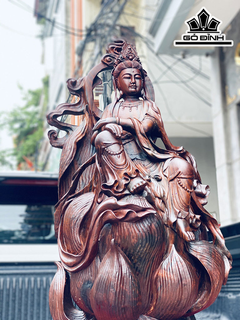 Tượng Phật Bà Quan Âm Gỗ Trắc Cao 80 Ngang 30 Sâu 26 (cm)