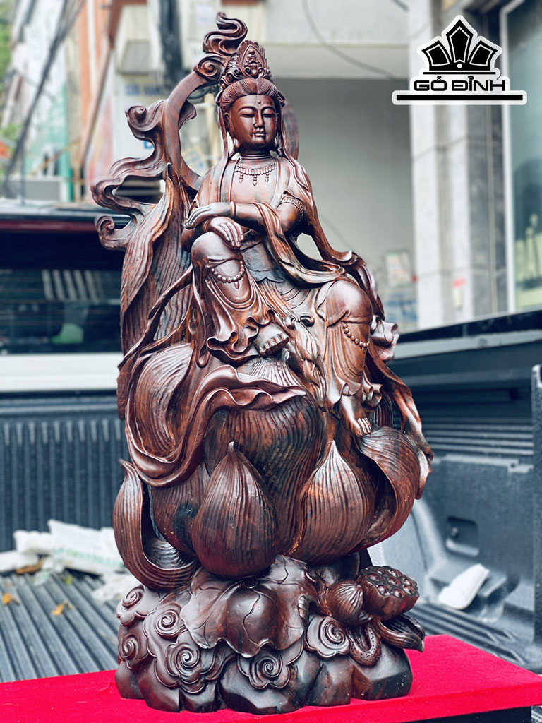 Tượng Phật Bà Quan Âm Gỗ Trắc Cao 80 Ngang 30 Sâu 26 (cm)