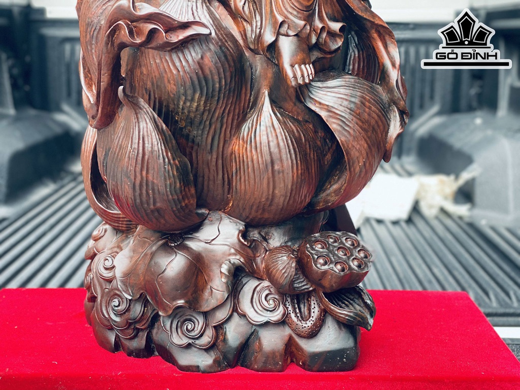 Tượng Phật Bà Quan Âm Gỗ Trắc Cao 80 Ngang 30 Sâu 26 (cm)