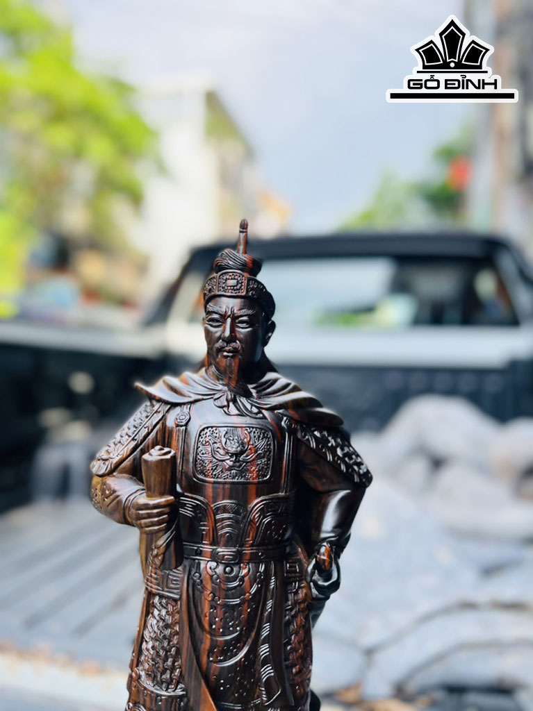 Tượng Trần Quốc Tuấn Gỗ Mun Hoa Cao 50 Ngang 18 Sâu 16 (cm)